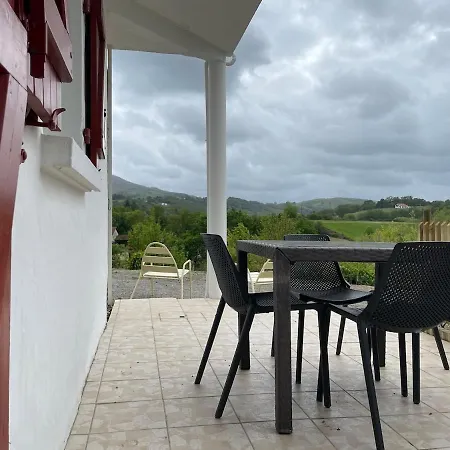 アパート With Mountain View *