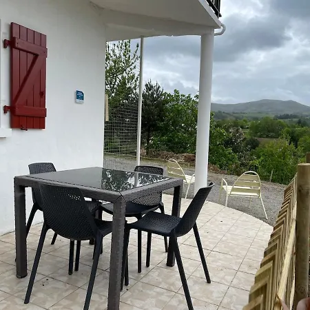 With Mountain View Apartment *