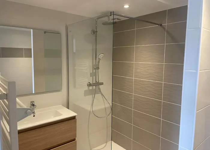 With Mountain View * Espelette