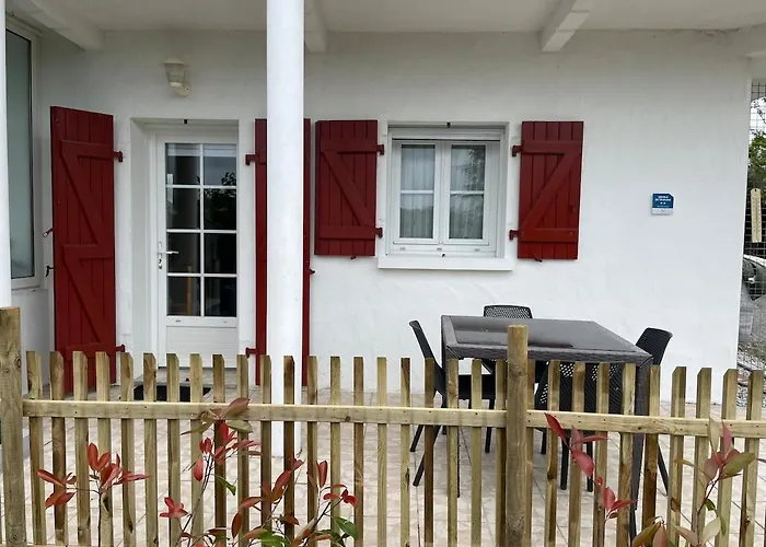 With Mountain View Apartament Espelette